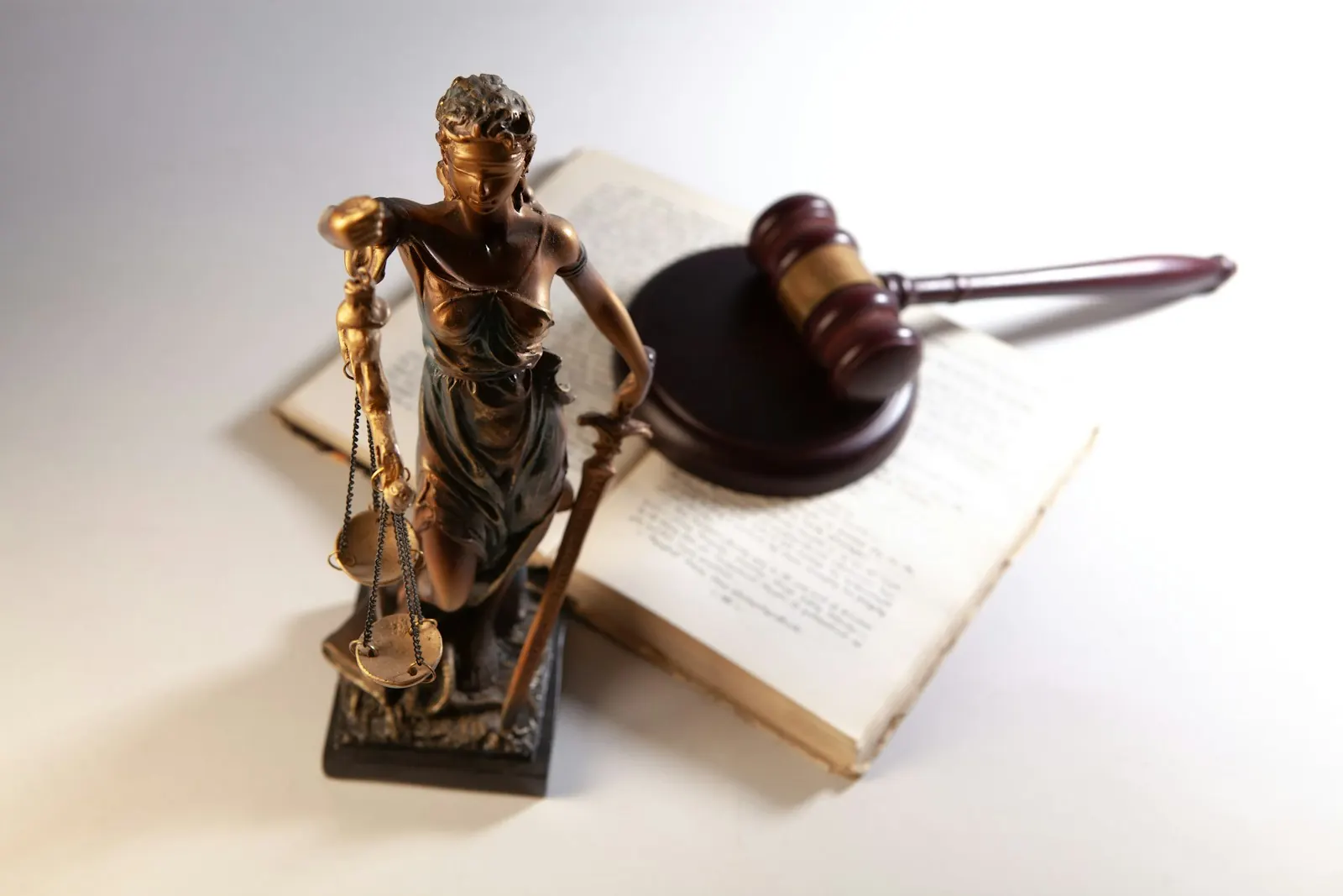 Contrôle d’accès : ce que la loi permet aux agents de sécurité